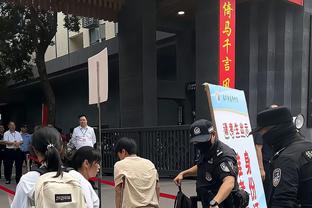 多打一人不会踢？新鹏城前3轮2次多打一人，均丢球无缘胜利